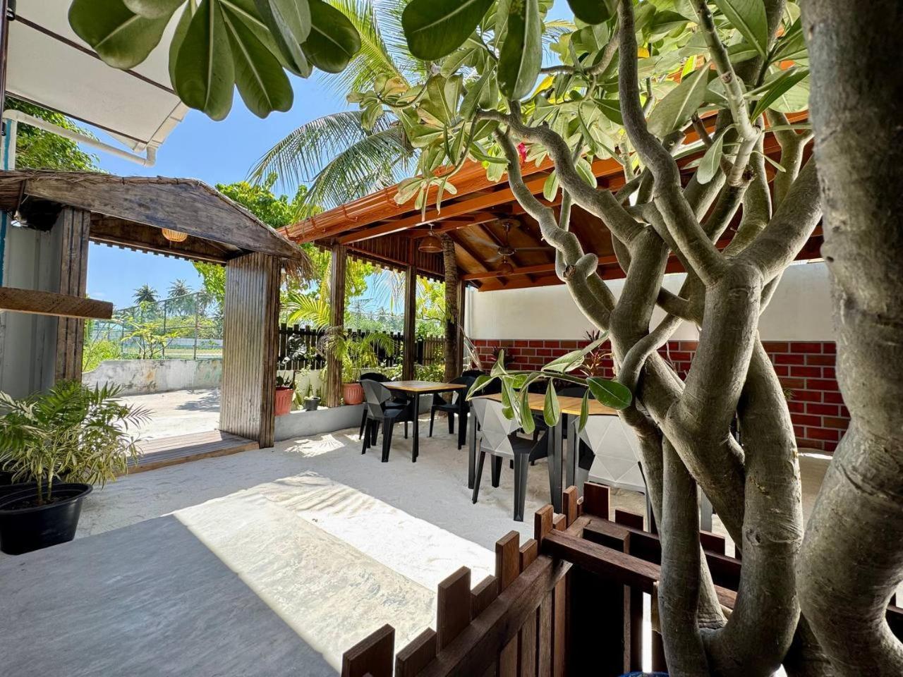 Seascape Retreats Dhigurah Hotel Dhigurah  Bagian luar foto